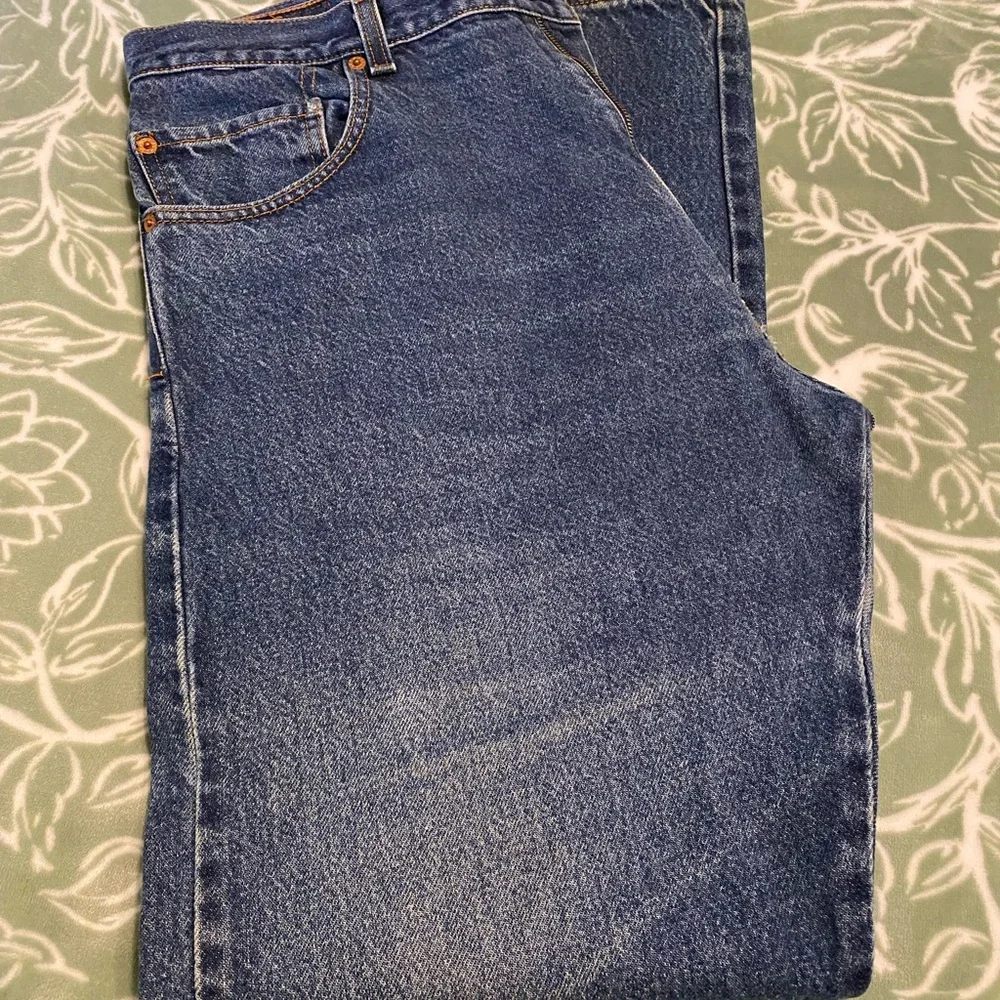 Levi's Blue Bootcut Jeans with Classic Indigo Hue - Picture 3 of 4